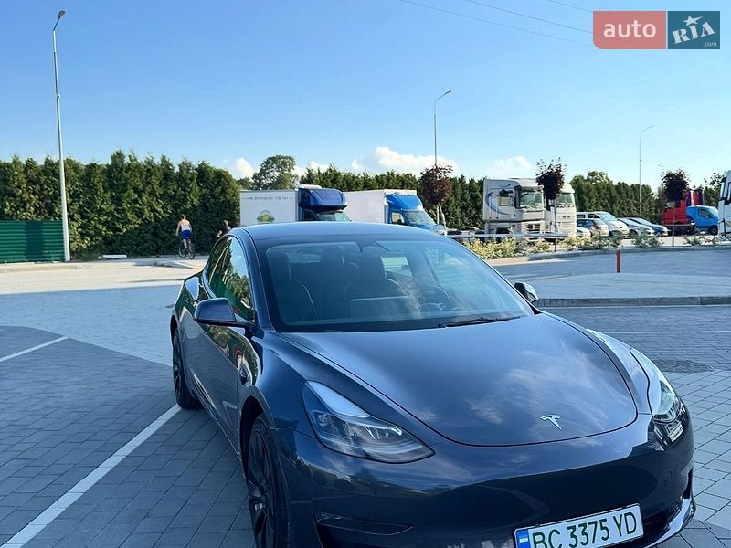 Седан Tesla Model 3 2022 в Львові