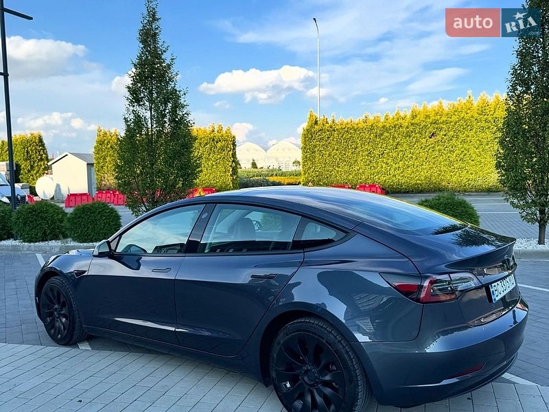 Седан Tesla Model 3 2022 в Львові