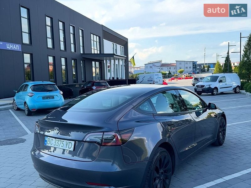 Седан Tesla Model 3 2022 в Львові