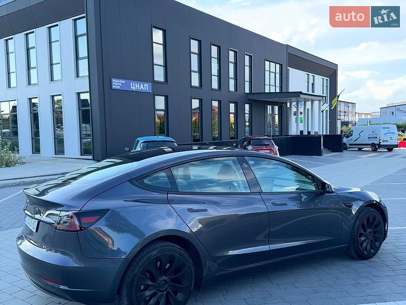Седан Tesla Model 3 2022 в Львові