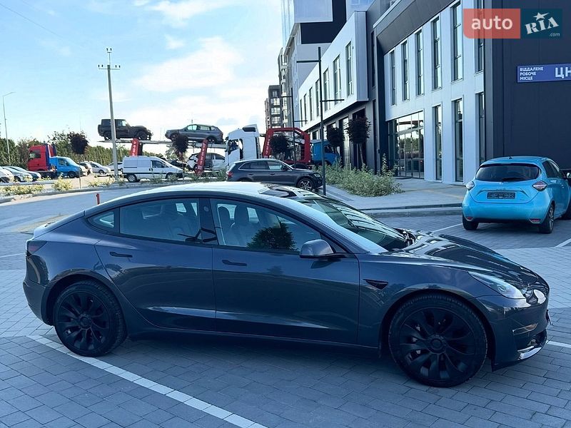 Седан Tesla Model 3 2022 в Львові