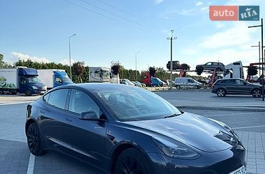 Седан Tesla Model 3 2022 в Львове