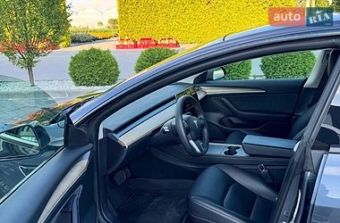 Седан Tesla Model 3 2022 в Львові
