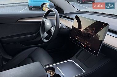 Седан Tesla Model 3 2022 в Львові