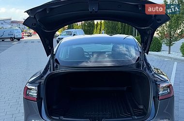 Седан Tesla Model 3 2022 в Львові