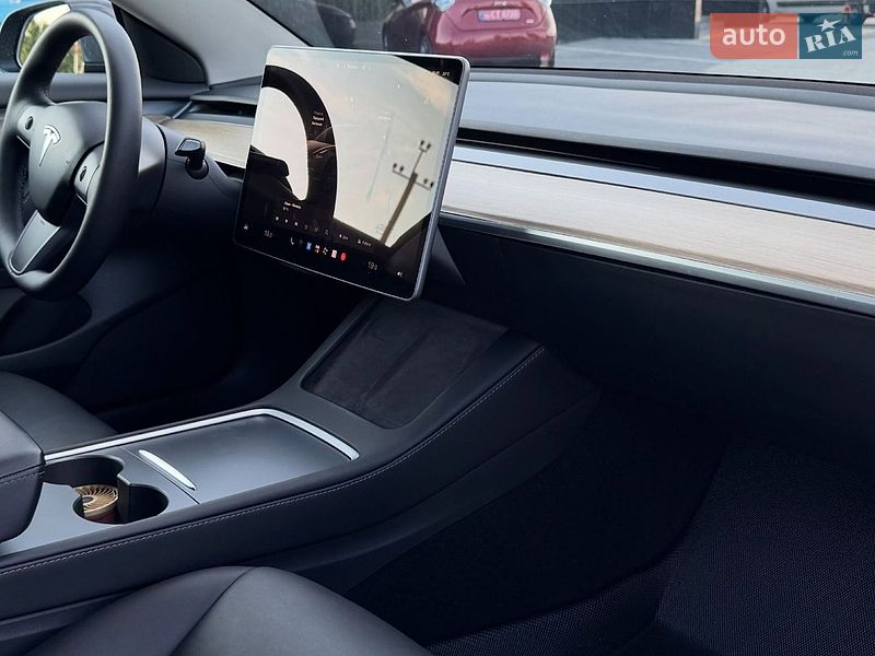 Седан Tesla Model 3 2022 в Львові