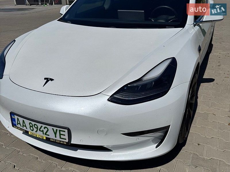 Седан Tesla Model 3 2020 в Києві