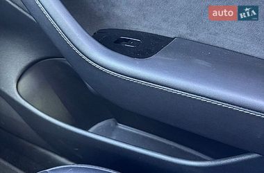 Седан Tesla Model 3 2020 в Києві