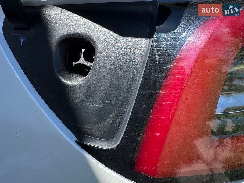 Седан Tesla Model 3 2020 в Києві