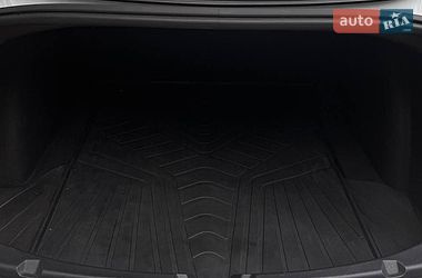 Седан Tesla Model 3 2020 в Львове