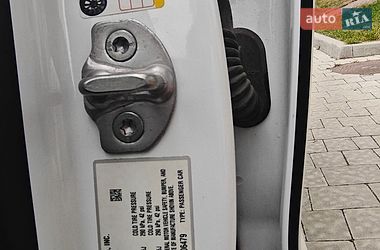 Седан Tesla Model 3 2020 в Львове