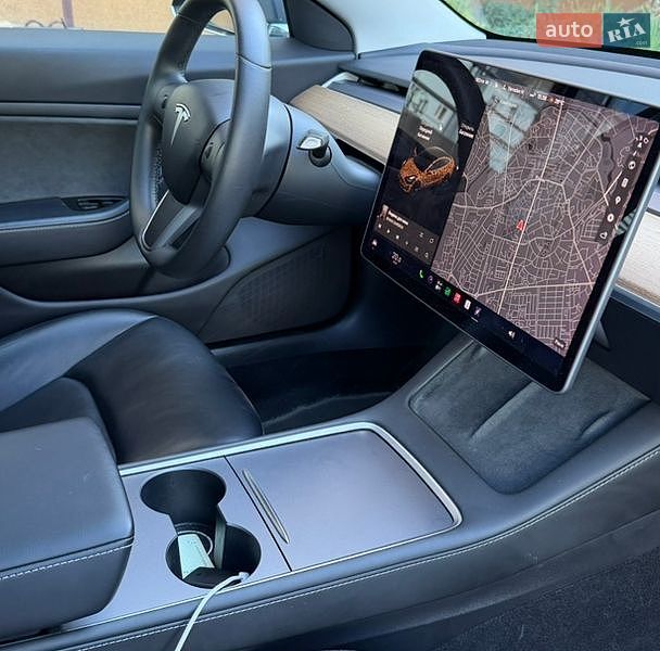Седан Tesla Model 3 2019 в Рівному