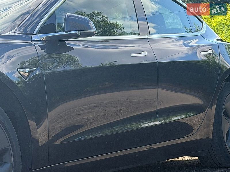 Седан Tesla Model 3 2019 в Рівному