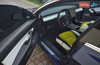 Седан Tesla Model 3 2019 в Ровно