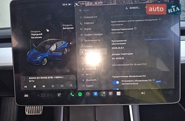 Седан Tesla Model 3 2019 в Ровно