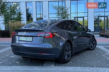 Седан Tesla Model 3 2022 в Києві