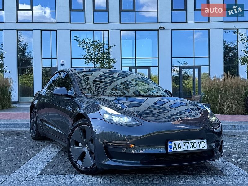 Tesla Model 3 2022