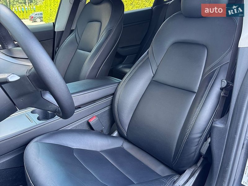 Седан Tesla Model 3 2022 в Киеве