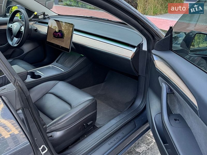 Седан Tesla Model 3 2022 в Києві