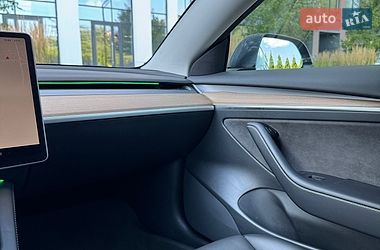 Седан Tesla Model 3 2022 в Києві