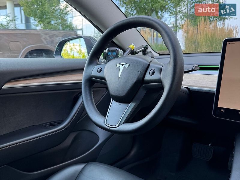 Седан Tesla Model 3 2022 в Киеве
