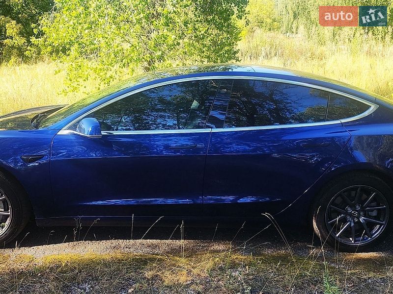 Седан Tesla Model 3 2018 в Нежине