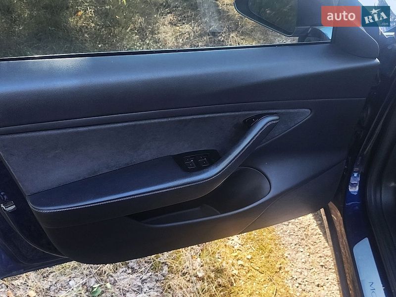 Седан Tesla Model 3 2018 в Нежине