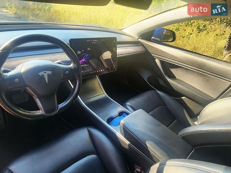 Седан Tesla Model 3 2018 в Нежине