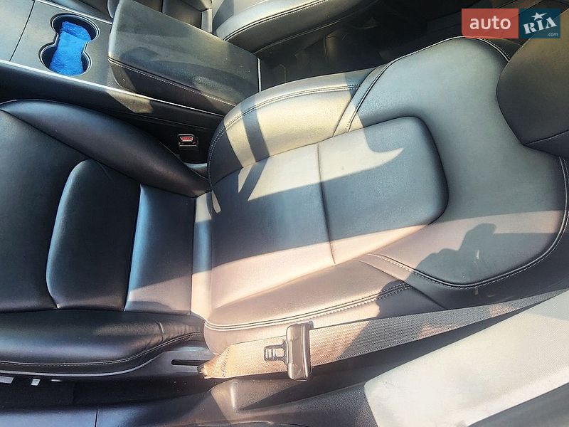 Седан Tesla Model 3 2018 в Нежине