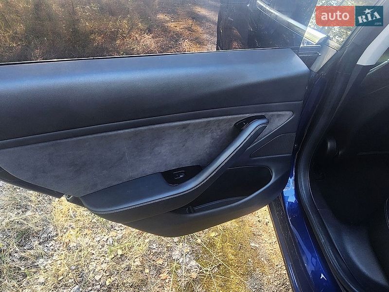 Седан Tesla Model 3 2018 в Нежине