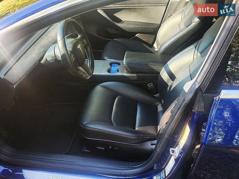 Седан Tesla Model 3 2018 в Нежине
