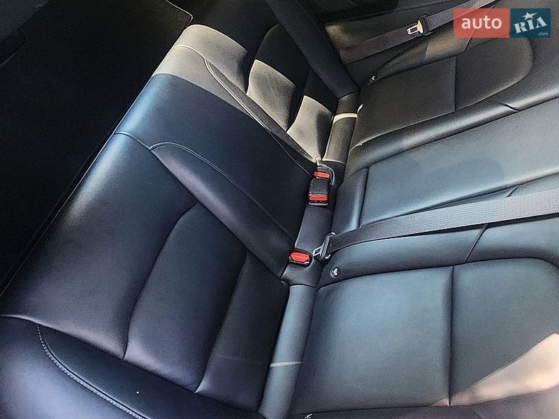 Седан Tesla Model 3 2018 в Нежине