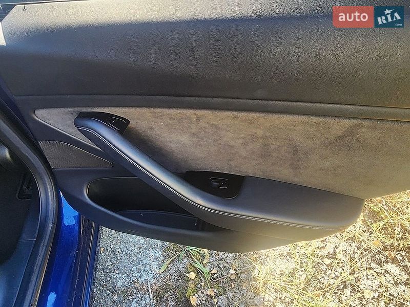 Седан Tesla Model 3 2018 в Нежине