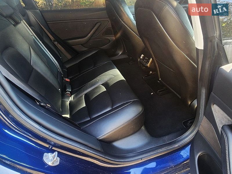 Седан Tesla Model 3 2018 в Нежине