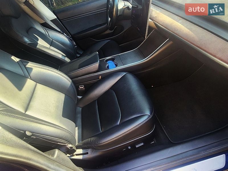 Седан Tesla Model 3 2018 в Нежине