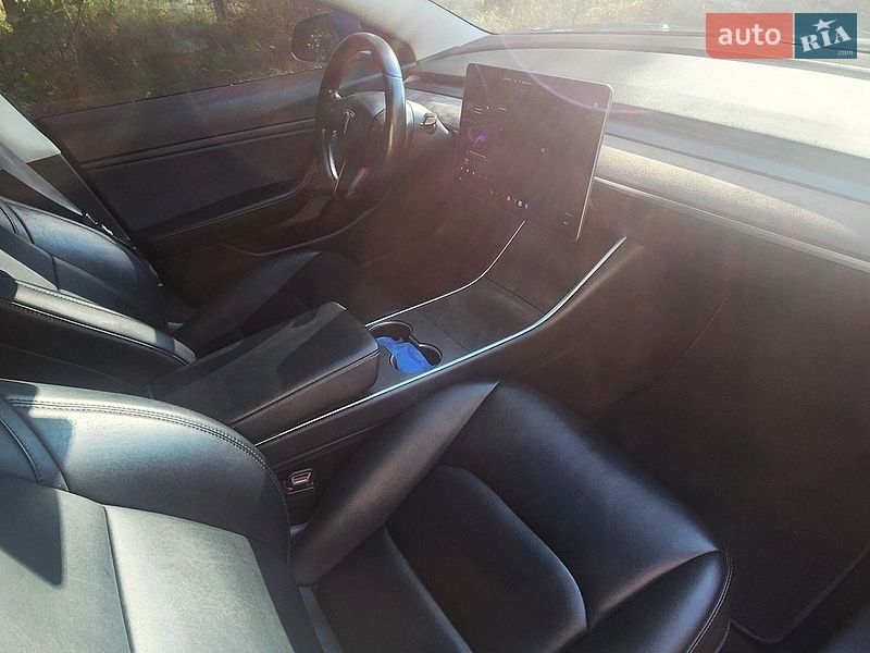 Седан Tesla Model 3 2018 в Нежине