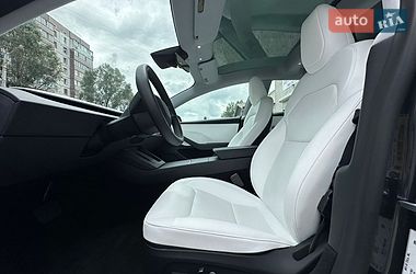 Седан Tesla Model 3 2025 в Дніпрі