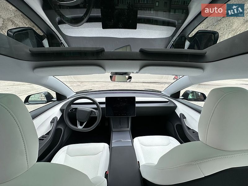 Седан Tesla Model 3 2025 в Дніпрі