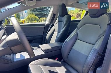 Седан Tesla Model 3 2025 в Львові