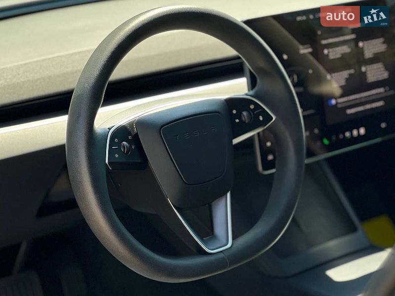 Седан Tesla Model 3 2025 в Львові