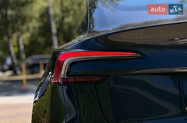 Седан Tesla Model 3 2025 в Львові