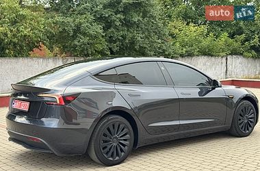 Седан Tesla Model 3 2025 в Дубно