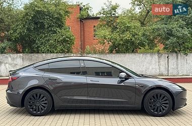 Седан Tesla Model 3 2025 в Дубно