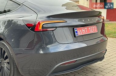 Седан Tesla Model 3 2025 в Дубно