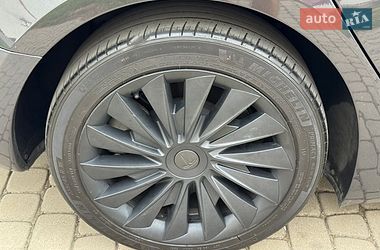 Седан Tesla Model 3 2025 в Дубно