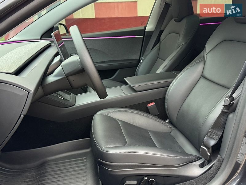Седан Tesla Model 3 2025 в Дубні фото 28 Седан Tesla Model 3 2025 в Дубні