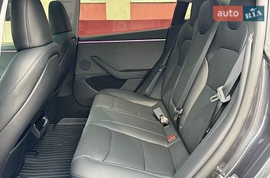 Седан Tesla Model 3 2025 в Дубно