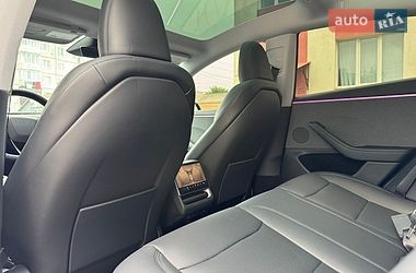Седан Tesla Model 3 2025 в Дубно