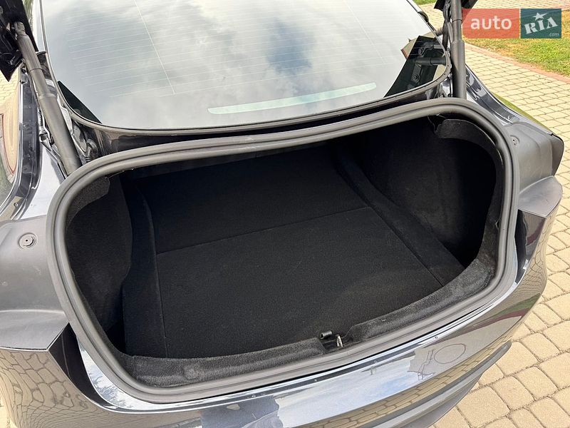 Седан Tesla Model 3 2025 в Дубні фото 38 Седан Tesla Model 3 2025 в Дубні