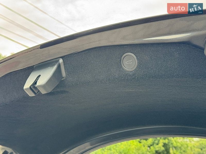 Седан Tesla Model 3 2025 в Дубно